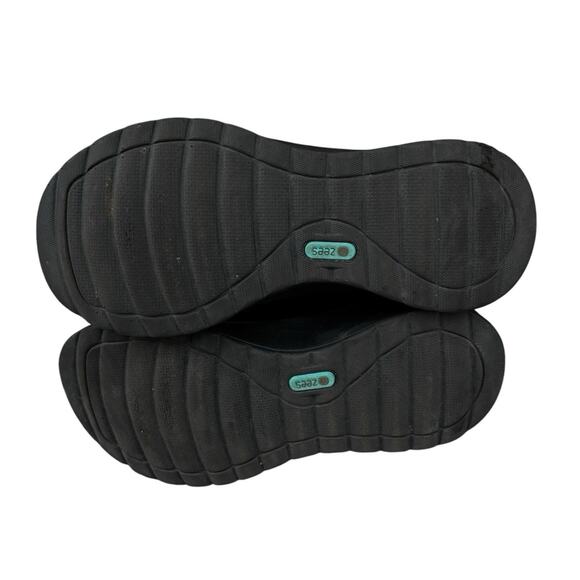 Bzees Golden Winter Bootie Size 6 Faux Fur Trim Cushioned Warm Ankle Boot - Picture 8 of 9